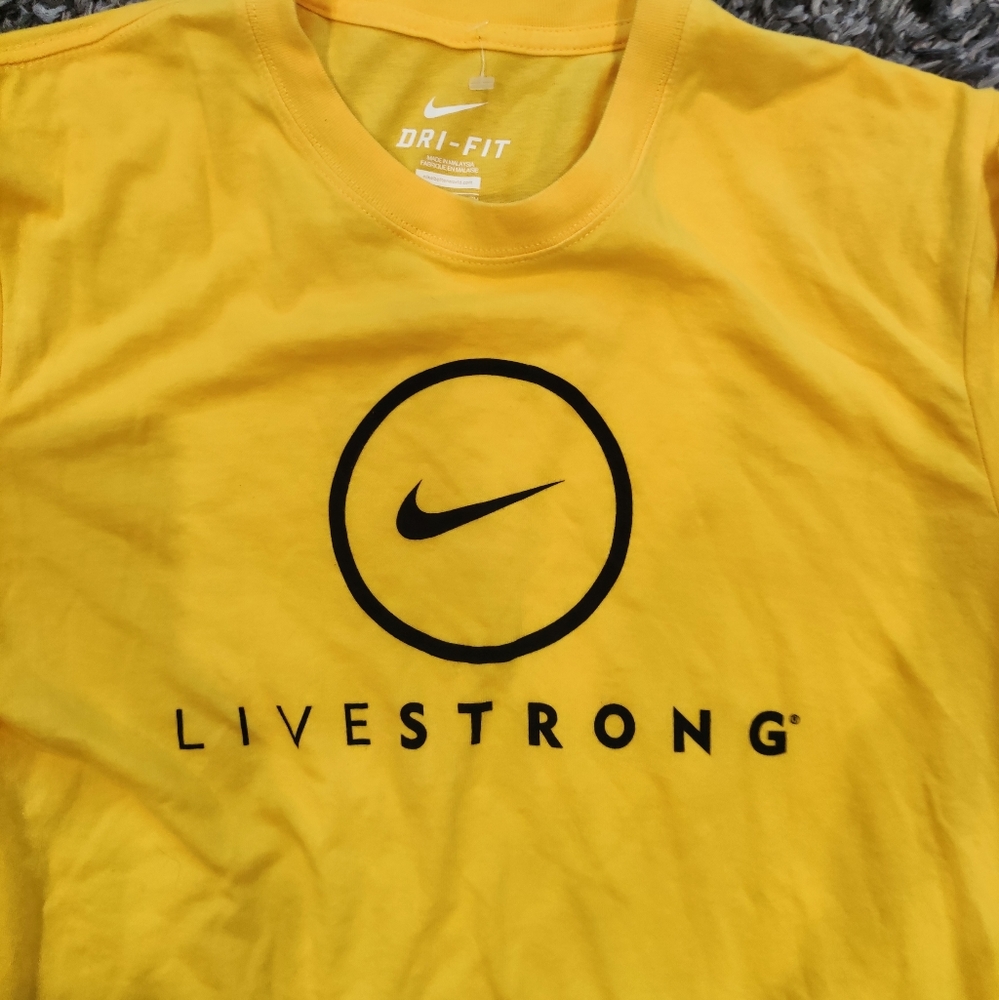 LIVEstrong T shirt size small